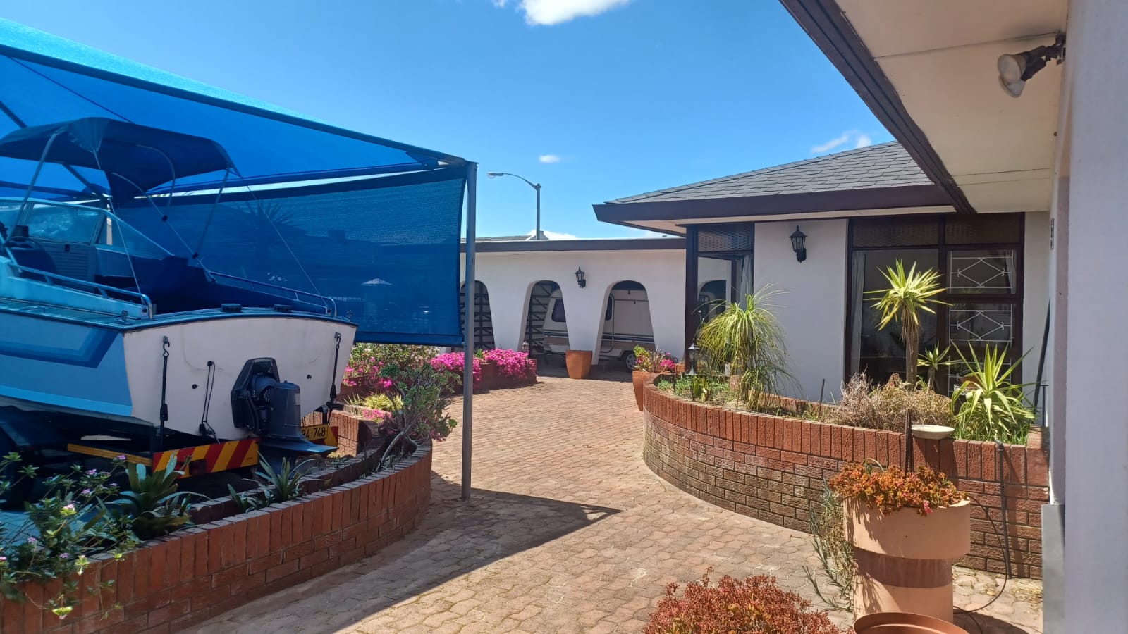 4 Bedroom Property for Sale in Oakglen Western Cape